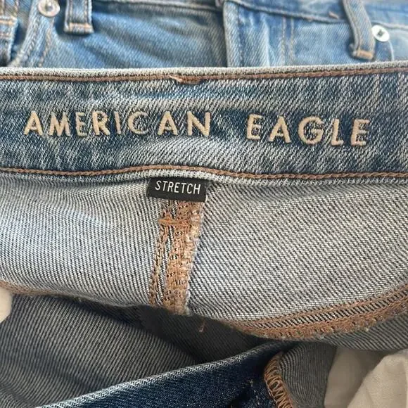American Eagle Stretch Mom Jean Distressed Size 4 Regular - Picture 9 of 11